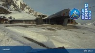 Archived image Webcam Lermoos Grubigstein Ski Resort: Grubig II Gondola 06:00