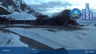 Archived image Webcam Lermoos Grubigstein Ski Resort: Grubig II Gondola 02:00