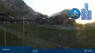 Archived image Webcam Lermoos Grubigstein Ski Resort: Grubig II Gondola 04:00