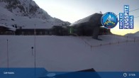 Archiv Foto Webcam Lermoos: Grubig II Gondel im Skigebiet 04:00