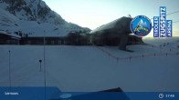 Archived image Webcam Lermoos Grubigstein Ski Resort: Grubig II Gondola 00:00