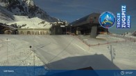 Archived image Webcam Lermoos Grubigstein Ski Resort: Grubig II Gondola 06:00