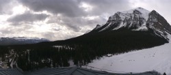 Archived image Webcam Lake Louise: The Fairmont Chateau 08:00