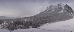 Archiv Foto Webcam Lake Louise: The Fairmont Chateau 07:00