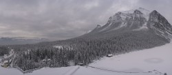 Archiv Foto Webcam Lake Louise: The Fairmont Chateau 09:00