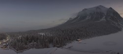 Archived image Webcam Lake Louise: The Fairmont Chateau 17:00