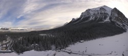 Archived image Webcam Lake Louise: The Fairmont Chateau 13:00