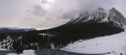 Archiv Foto Webcam Lake Louise: The Fairmont Chateau 09:00