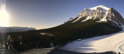 Archiv Foto Webcam Lake Louise: The Fairmont Chateau 06:00