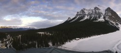 Archiv Foto Webcam Lake Louise: The Fairmont Chateau 18:00