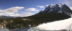 Archived image Webcam Lake Louise: The Fairmont Chateau 14:00