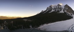 Archiv Foto Webcam Lake Louise: The Fairmont Chateau 18:00