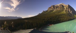 Archived image Webcam Lake Louise: The Fairmont Chateau 01:00