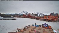 Archived image Webcam Lake Louise - Kokanee Kabin 06:00