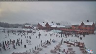 Archived image Webcam Lake Louise - Kokanee Kabin 09:00