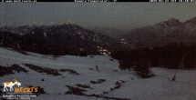 Archiv Foto Webcam Lienz: Blick auf die Meckisalm bei Zettersfeld 17:00