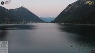 Archiv Foto Webcam Pertisau: Blick vom Hotel Post auf den Achensee 19:00
