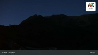 Archived image Webcam Cerler Ski Resort - Base Station 04:00