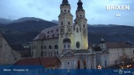 Archiv Foto Webcam Brixen - Domplatz 16:00