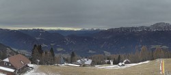 Archiv Foto Webcam Emberger Alm: Almgasthof Fichtenheim 13:00