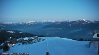 Archiv Foto Webcam Gerlitzen: Bergstation 8er Carving Jet 05:00