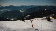 Archiv Foto Webcam Gerlitzen Gipfel: Blick Alpengasthof 05:00