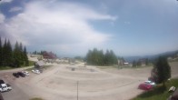 Archiv Foto Webcam Hochrindl Parkplatz 14:00