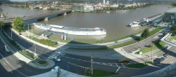 Archiv Foto Webcam Linz: Blick auf Donau und Nibelungenbrücke 09:00