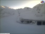 Archived image Webcam Sulden: Base station Madritschbahn chair lift 07:00