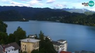 Archiv Foto Webcam Bled: Blick auf See und Burg 06:00