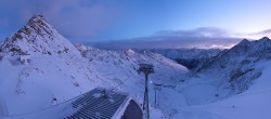 Archiv Foto Webcam Sölden Rettenbachgletscher: Weltcupstrecke an der Schwarze Schneid Bahn 06:00