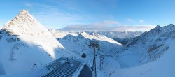 Archiv Foto Webcam Sölden Rettenbachgletscher: Weltcupstrecke an der Schwarze Schneid Bahn 07:00