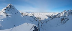 Archived image Webcam Schwarze Schneid Gondola Rettenbach Glacier 13:00