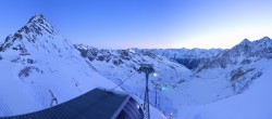 Archiv Foto Webcam Sölden Rettenbachgletscher: Weltcupstrecke an der Schwarze Schneid Bahn 06:00