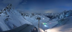 Archived image Webcam Schwarze Schneid Gondola Rettenbach Glacier 05:00