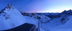 Archiv Foto Webcam Sölden Rettenbachgletscher: Weltcupstrecke an der Schwarze Schneid Bahn 05:00