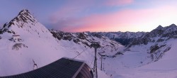 Archiv Foto Webcam Sölden Rettenbachgletscher: Weltcupstrecke an der Schwarze Schneid Bahn 06:00