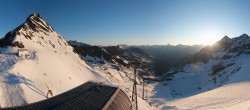 Archiv Foto Webcam Sölden Rettenbachgletscher: Weltcupstrecke an der Schwarze Schneid Bahn 05:00