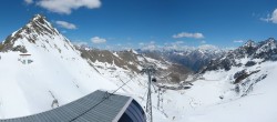Archived image Webcam Schwarze Schneid Gondola Rettenbach Glacier 11:00