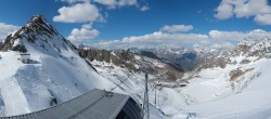 Archived image Webcam Schwarze Schneid Gondola Rettenbach Glacier 15:00