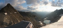 Archiv Foto Webcam Sölden Rettenbachgletscher: Weltcupstrecke an der Schwarze Schneid Bahn 05:00