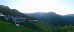 Archiv Foto Webcam Hochsölden: Blick aufs Dorf 05:00