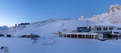 Archiv Foto Webcam Sölden: Tiefenbachgletscher Talstation und Parkplatz 06:00