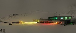 Archiv Foto Webcam Sölden: Tiefenbachgletscher Talstation und Parkplatz 04:00