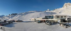 Archiv Foto Webcam Sölden: Tiefenbachgletscher Talstation und Parkplatz 08:00