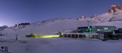 Archiv Foto Webcam Sölden: Tiefenbachgletscher Talstation und Parkplatz 06:00