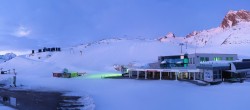 Archiv Foto Webcam Sölden: Tiefenbachgletscher Talstation und Parkplatz 05:00