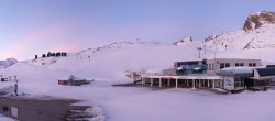 Archiv Foto Webcam Sölden: Tiefenbachgletscher Talstation und Parkplatz 06:00