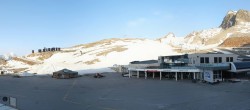 Archiv Foto Webcam Sölden: Tiefenbachgletscher Talstation und Parkplatz 05:00