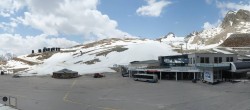Archiv Foto Webcam Sölden: Tiefenbachgletscher Talstation und Parkplatz 11:00